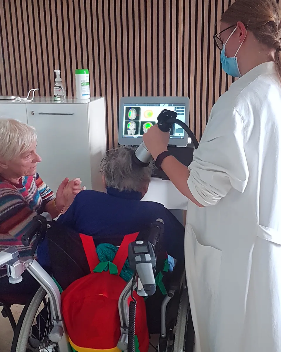 Behandlung einer stark eingeschränkten Rollstuhlpatientin